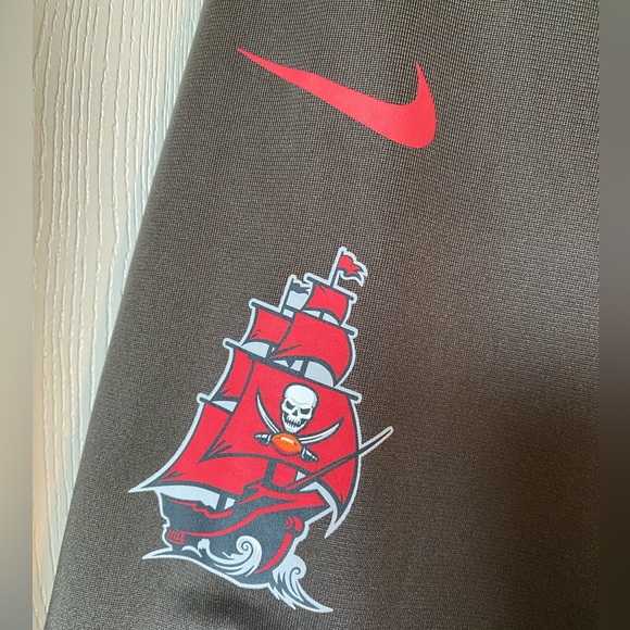 NWT Tom Brady Tampa Bay Buccaneers No. 12 short sleeve alternate Jersey - Picture 5 of 9